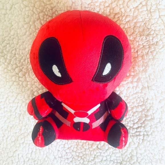 NWT DEADPOOL 8" Plush Figure Toy with Suction Cup - Picture 6 of 10